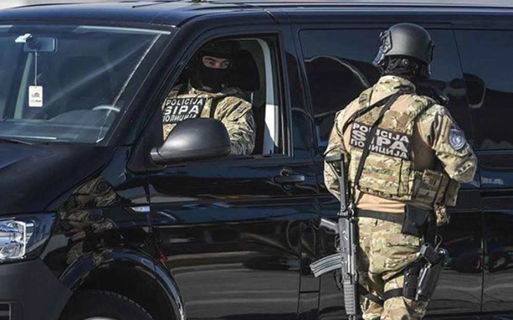 SIPA Istraživala Prostorije Boračke Organizacije RS zbog Fotografija Ratnih Zločinaca Mladića i Karadžića